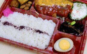 写真：とんかつトマトチーズ弁当