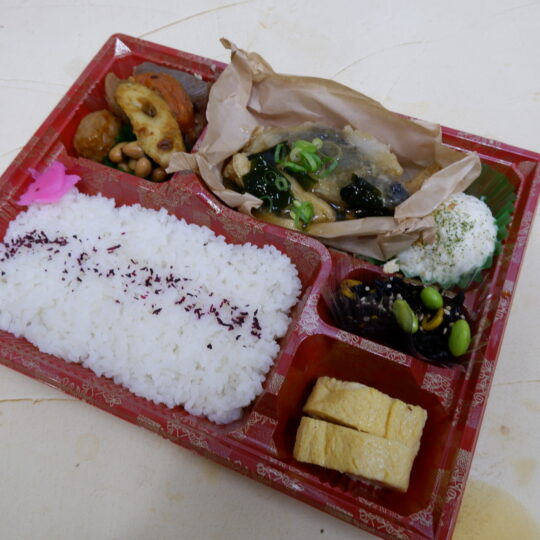 写真：サワラ和風あんかけ弁当