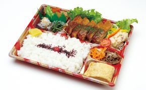 写真：チキンカツデミグラス弁当