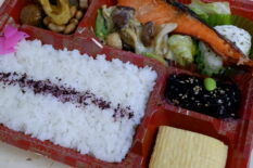 骨なしサーモンちゃんちゃん焼き弁当