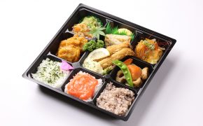 写真：彩り九升弁当『潮騒』