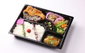 写真：Wメインの弁当『トンカツ味噌ダレと白身魚の甘酢あんかけ』