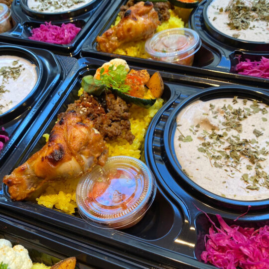 写真：白いスパイスカレー