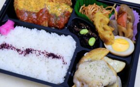 写真：とんかつトマトチーズと骨なしタラクリームソース弁当